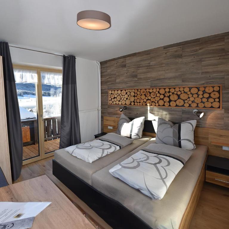Haus Binder - Doppelzimmer mit Balkon - 10