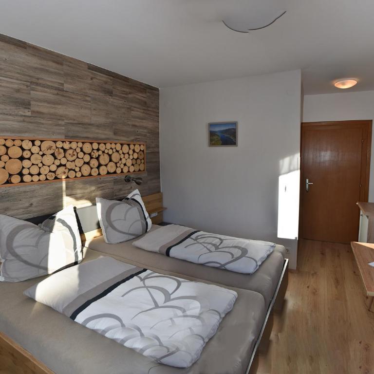 Haus Binder - Doppelzimmer mit Balkon - 11