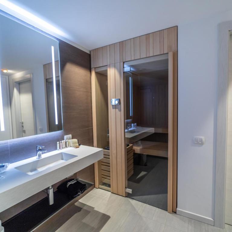 White Angel Hotel - Junior Suite con Sauna - 2