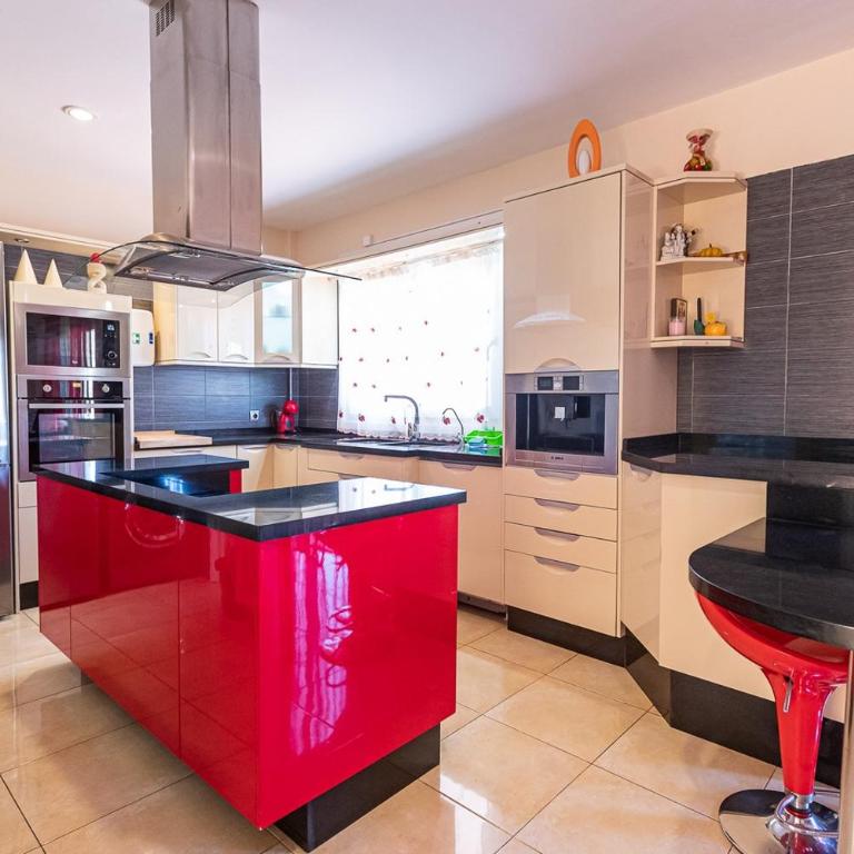 Villa with private pool and magnificent views - Villa - 12