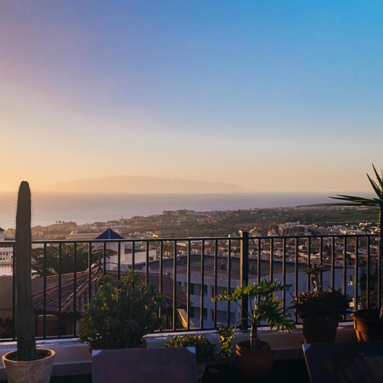 Villa with private pool and magnificent views - Villa - 26