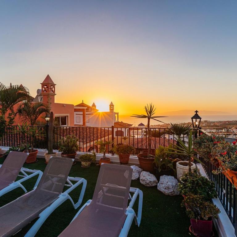 Villa with private pool and magnificent views - Villa - 6