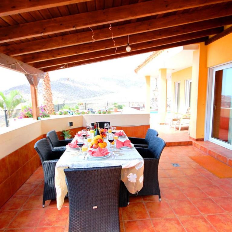 Villa with private pool and magnificent views - Villa - 7