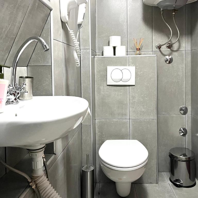 HealthyStudio512 Apartments - Dvokrevetna Soba s Pomoćnim Ležajem - 13