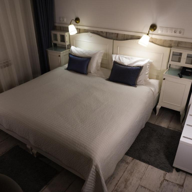 Hotel Divan - Dvokrevetna Soba sa Bračnim Krevetom/Zasebnim Krevetima - 8