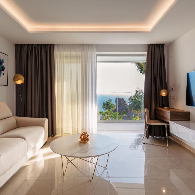 Grand Horizon Luxury Boutique Suites - Apartamento con vistas al mar - 13