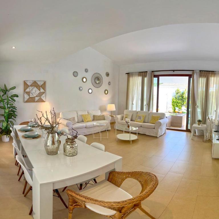 Villa Los Pinares de Monaco en Roche, Conil, Cádiz - Villa - 3