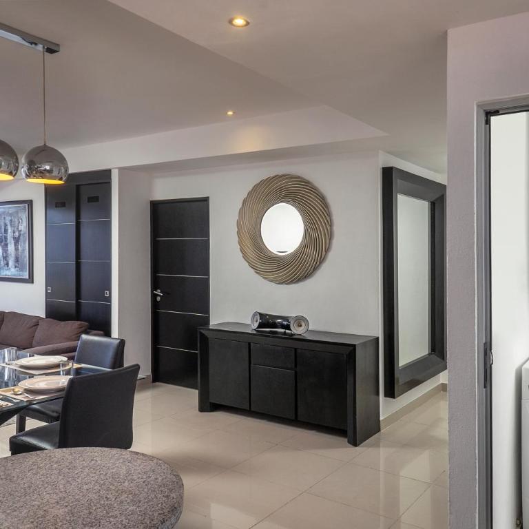 Suites Malecon Cancun - Three-Bedroom Suite with Sea View - 11
