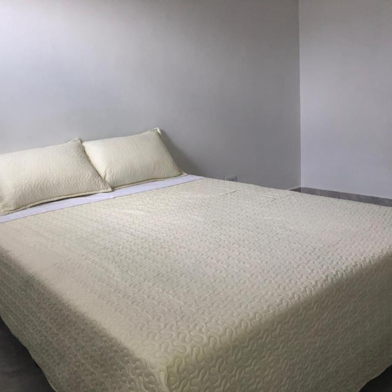 Céntrico apartamento y bien ubicado en Laureles Apto 402 - Superior Apartment - 28
