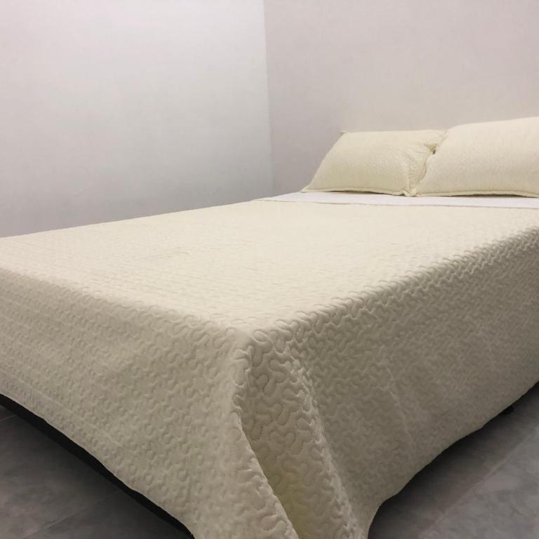 Céntrico apartamento y bien ubicado en Laureles Apto 402 - Superior Apartment - 53