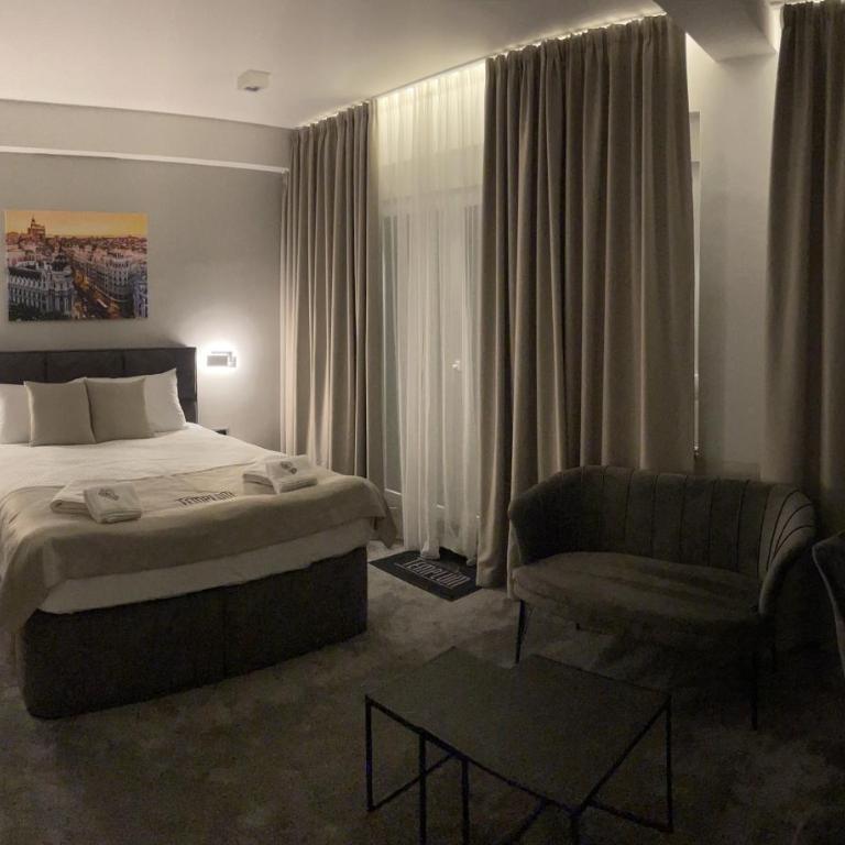 Templum apartments - Slavija square - Deluks Dvokrevetna Soba sa Bračnim Krevetom i Balkonom - 2