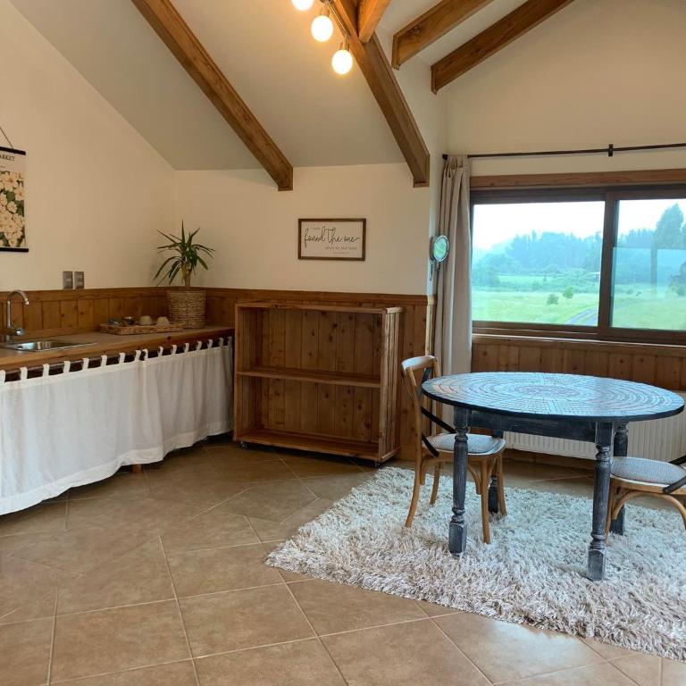 Wellnesshaus Bed and Breakfast - Deluxe King Suite - 3