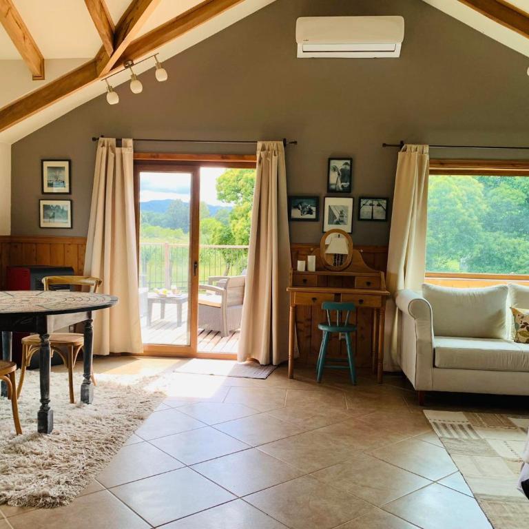 Wellnesshaus Bed and Breakfast - Deluxe King Suite - 5
