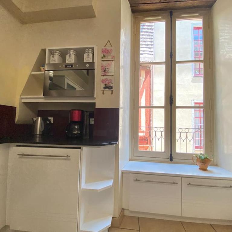 Charmant appartement - centre Cité Plantagenet!!! - Two-Bedroom Apartment - 4