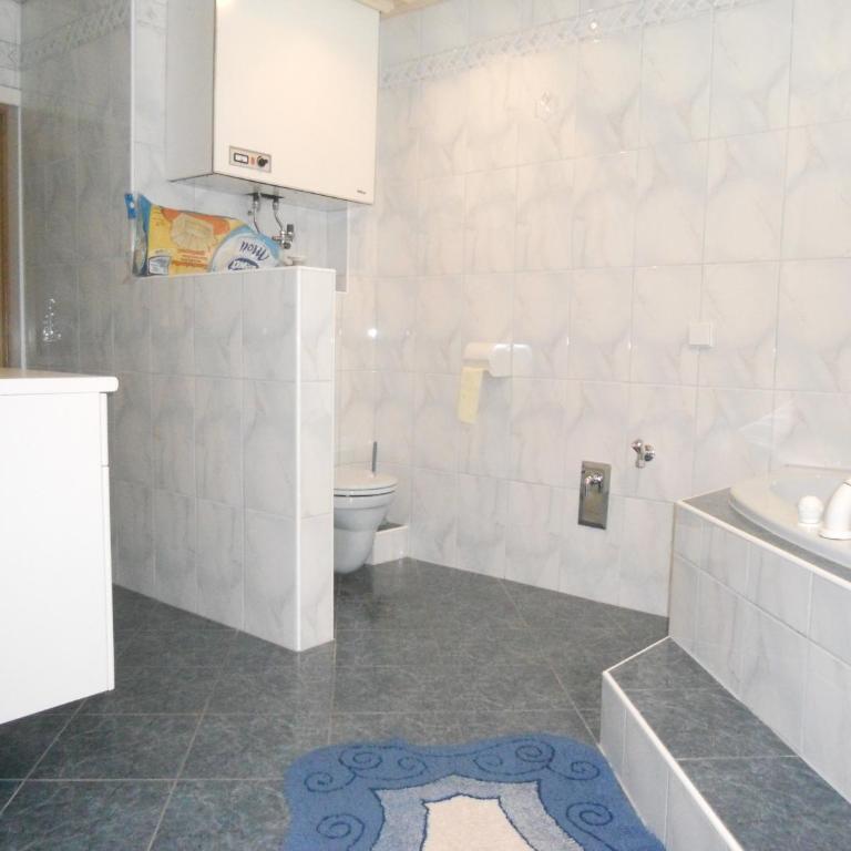 Ferienwohnungen/Holiday Apartments Lederer - Apartment mit 3 Schlafzimmern - 3