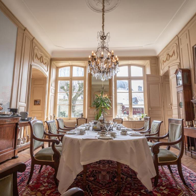 L'Hotel de Panette, Un exceptionnel château en coeur de ville - parking privé cour - Suite Prince Charles de Bourbon - 3