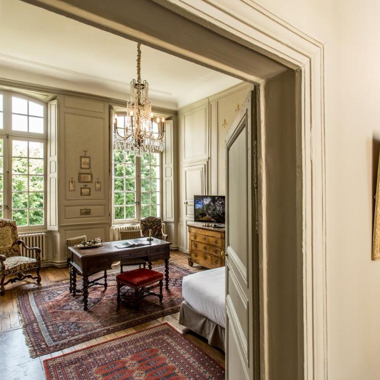 L'Hotel de Panette, Un exceptionnel château en coeur de ville - parking privé cour - Chambre Double ou Lits Jumeaux « Le Marquis de Tristan » - 6