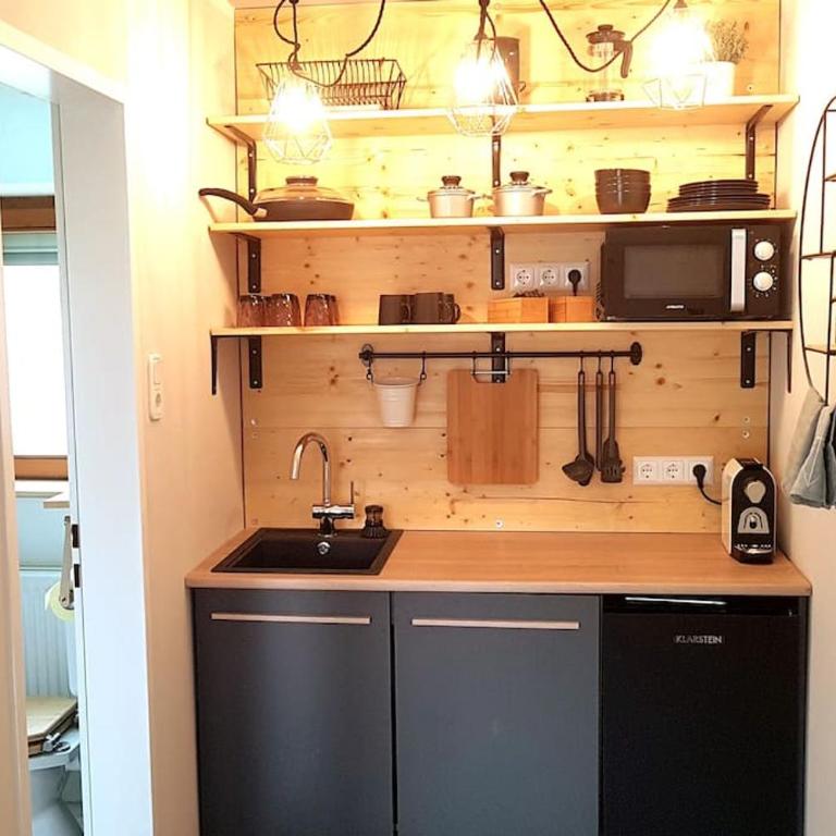 Appartment WALD byTILLY - Gemütliches Studio mit kleiner Dachterrasse, Waldrandlage & Parkplatz nahe Velden und Wörthersee - Apartment mit 1 Schlafzimmer - 2