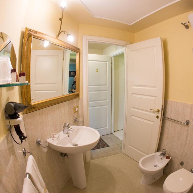 B&B Art Suite Santa Brigida - Camera Deluxe - 13