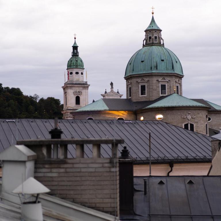 Altstadthotel Kasererbräu - Suite mit Blick auf die Festung - 2