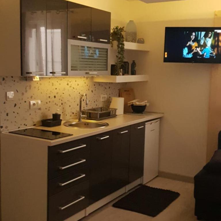 Tanis Apartments - Studio Apartment - 2