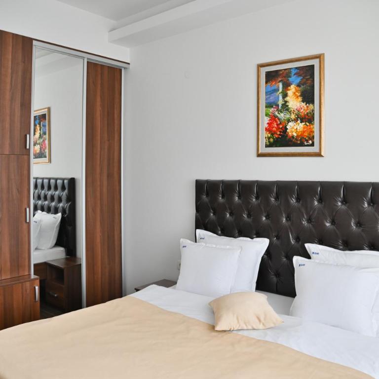 Motel Celebic - Double Room with Private Bathroom - 18
