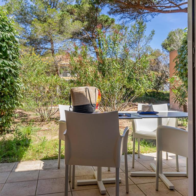 Belambra Clubs Presqu'île De Giens - Riviera Beach Club - Chambre Quadruple avec Terrasse - 1