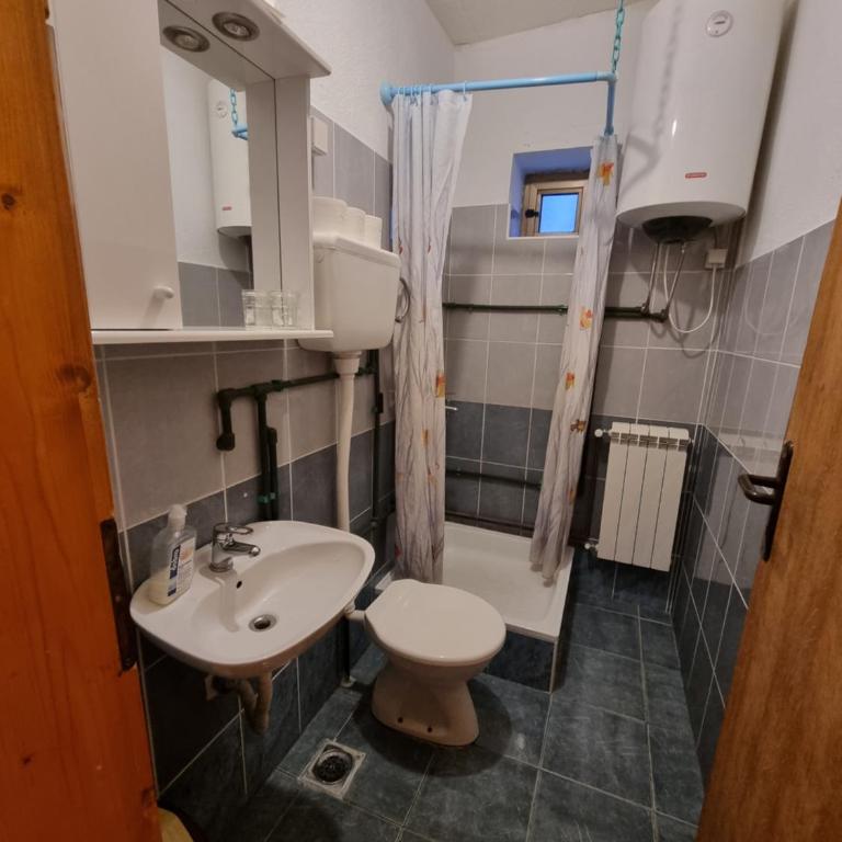 Apartments Đurđić - Three-Bedroom Apartment - 6