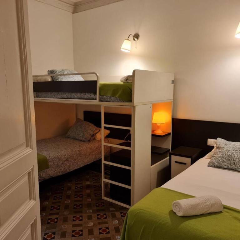 Big Apartment Barcelona Gran via - Apartment - 22