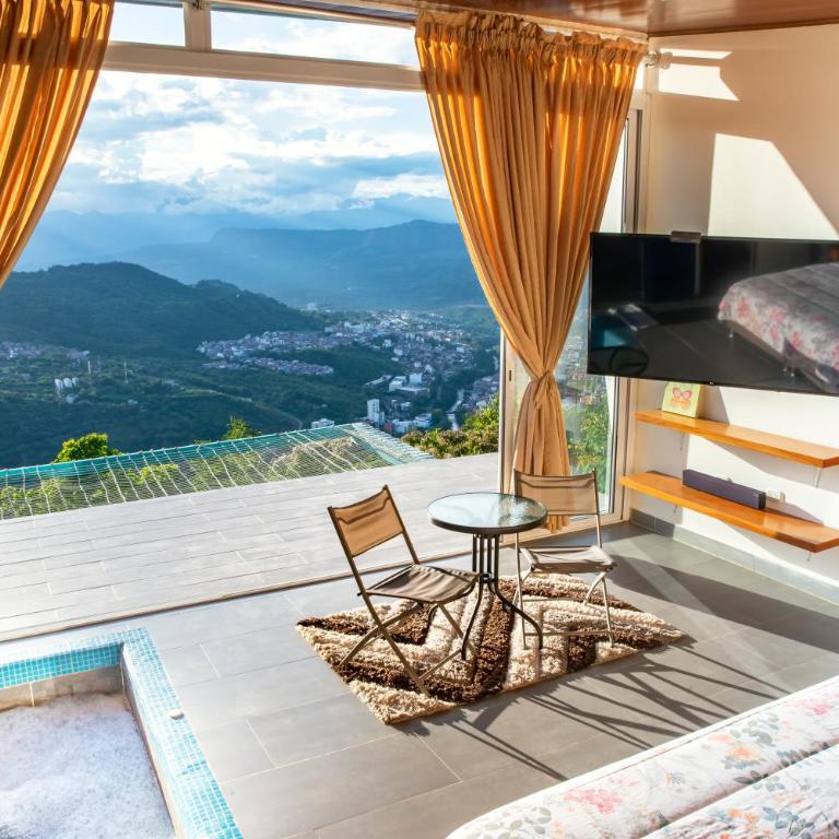 Sunset Palm Lodge - Quadruple Room with Mountain View - 20