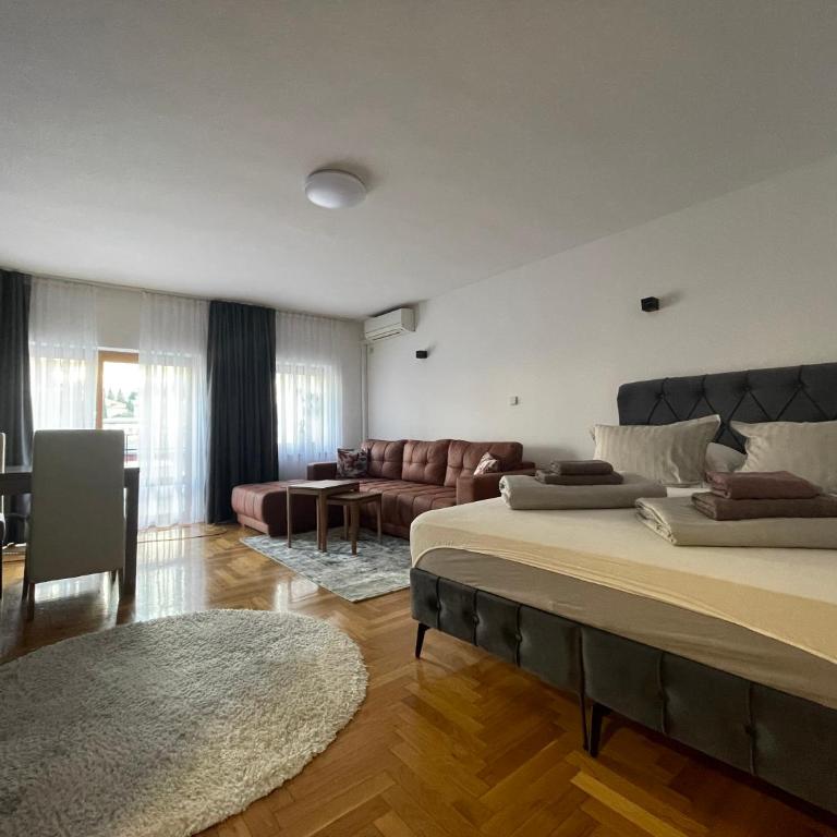 Villa For You - Deluxe One-Bedroom Apartment - 1