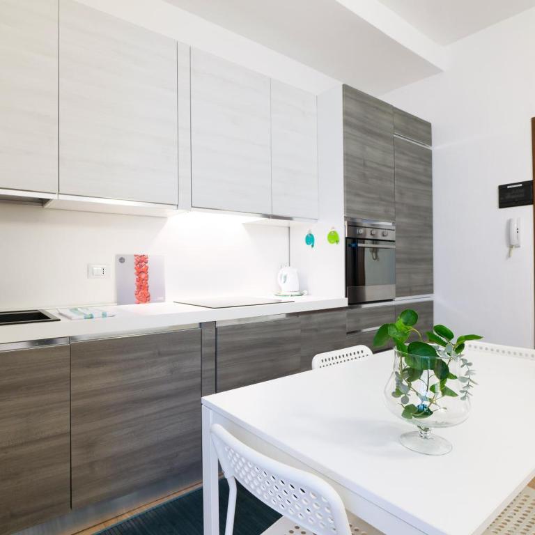 PrimoPiano - Copernico 10 - Appartamento con 2 Camere da Letto - 32