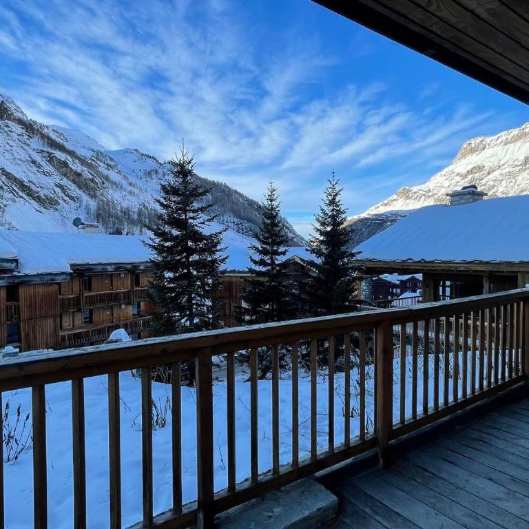 Appartement rustique avec cheminée, terrasse et garage à Val d'Isère - FR-1-694-16 - Apartment - 2