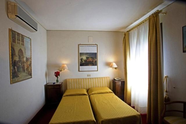 Hotel Agli Alboretti - Camera Matrimoniale/Doppia con Letti Singoli - 3