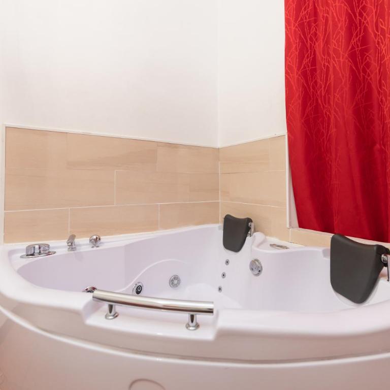 Imperiale Top - Camera Matrimoniale con Bagno Privato - 13