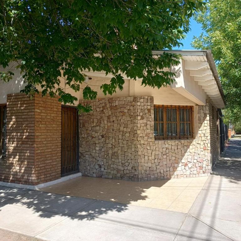 HERMOSA CASA en la mejor zona de SAN RAFAEL - Casa de 2 dormitorios - 1