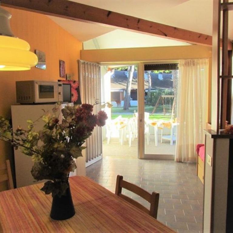 Colorful apartment with patio - Apartment - 6