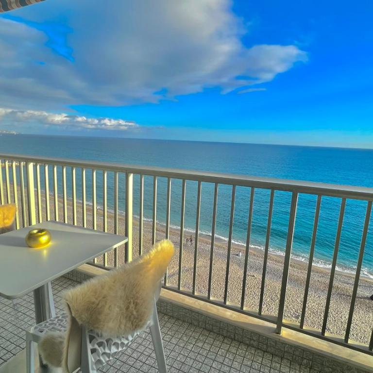 SEAVIEWS BY JENNI MENTON, LA SUITE, Superbe Front de mer, top emplacement avec terrasse et parking! - Appartement 1 Chambre - 38
