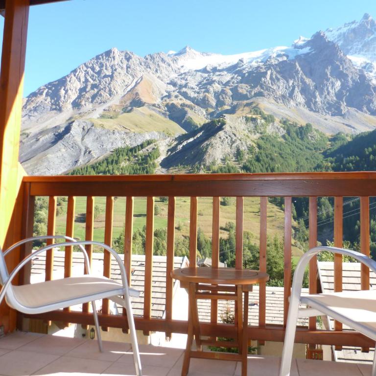Mountain Lodge in Alps-chez Philippe, Panoramic-Village, Renting, view over Glaciers - Chalet BOUQUETIN n°4 Two bedroom with private terrace and glacier view - 13