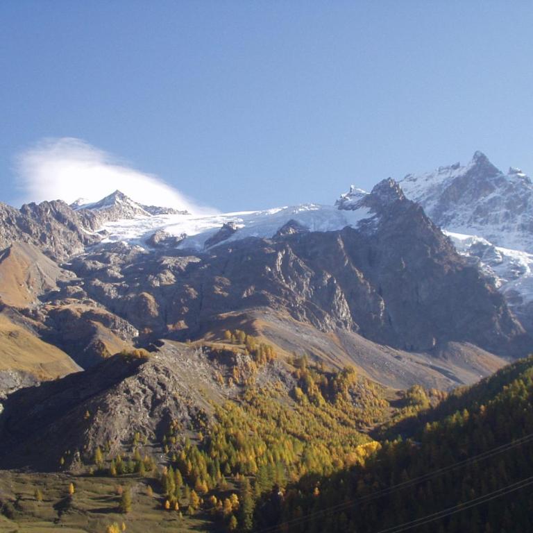 Mountain Lodge in Alps-chez Philippe, Panoramic-Village, Renting, view over Glaciers - Chalet BOUQUETIN n°3 Two bedroom with private terrace and glacier view - 6