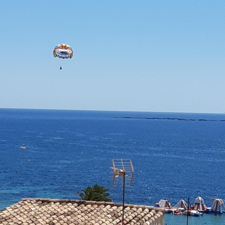 Grand appart 4,6,8 personnes vue directe sur mer - Apartment - 40
