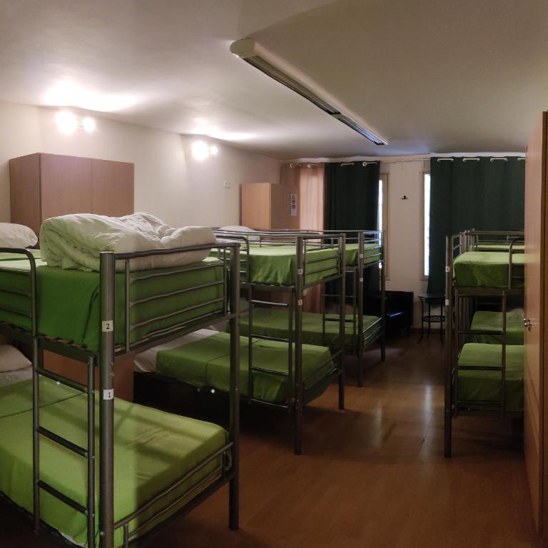 Guest House Barcelona Bruc - Single Bed in Female Dormitory Room - 7