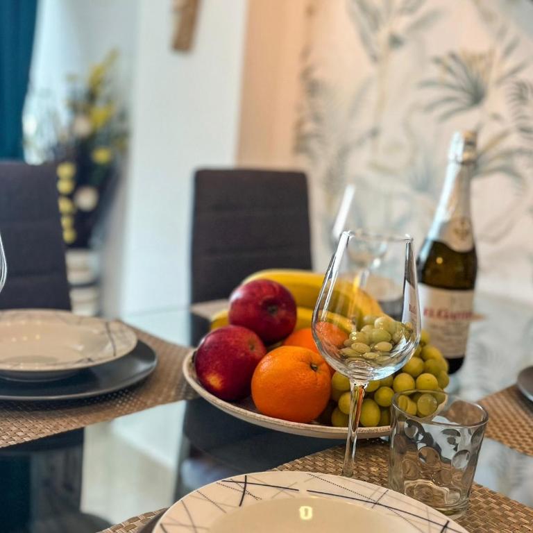 LUXORY DREAMY SUNSET, SeaFront, Direct Access To The Promenade,Wifi,Pool,Free Parking - Apartamento con vistas al mar - 18