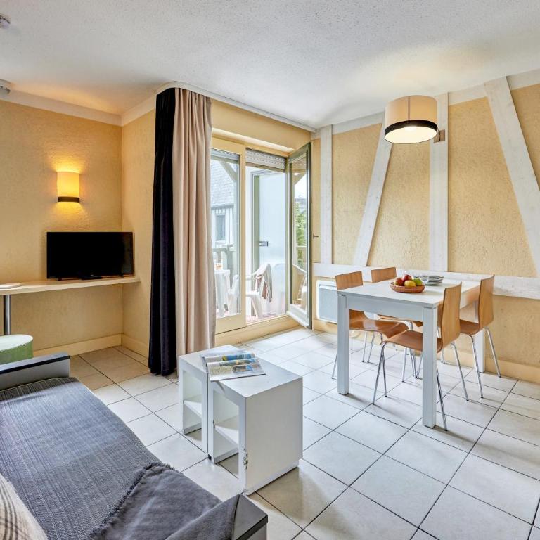 Residence Pierre & Vacances Les Embruns - Studio avec Alcôve de Couchage et Terrasse ou Balcon (4 Personnes) - Côté Sud - 6