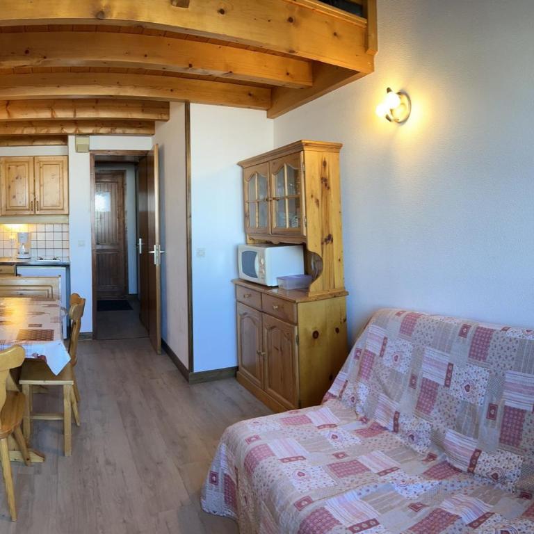 Location studio mezzanine 6 personnes Les Saisies avec parking - Appartement 1 Chambre - 1