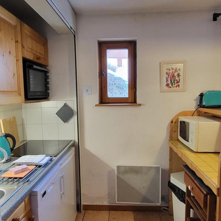 Mountain Lodge in Alps-chez Philippe, Panoramic-Village, Renting, view over Glaciers - Chalet CHEVREUIL N°9 Two Bedroom with private terrace and glacier view - 9