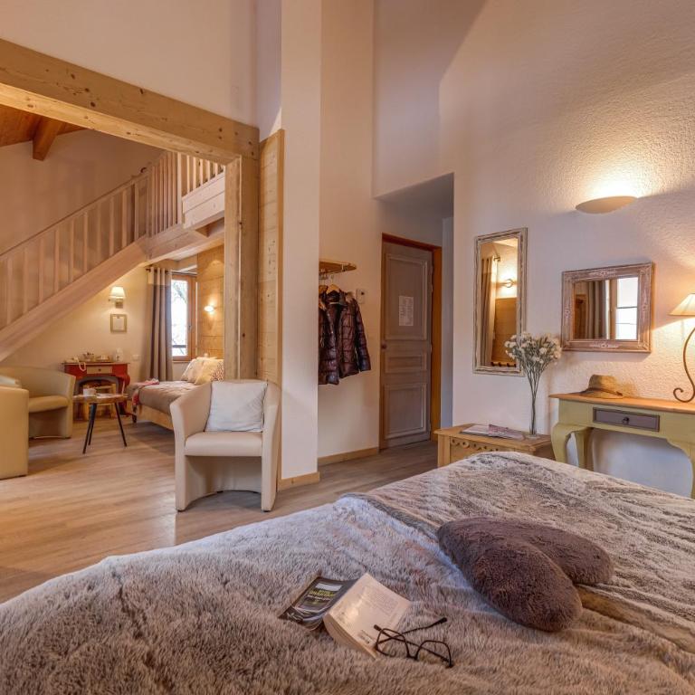 Mountain Lodge in Alps-chez Philippe, Panoramic-Village, Renting, view over Glaciers - Chambre Quadruple - Vue sur Montagnes - 5