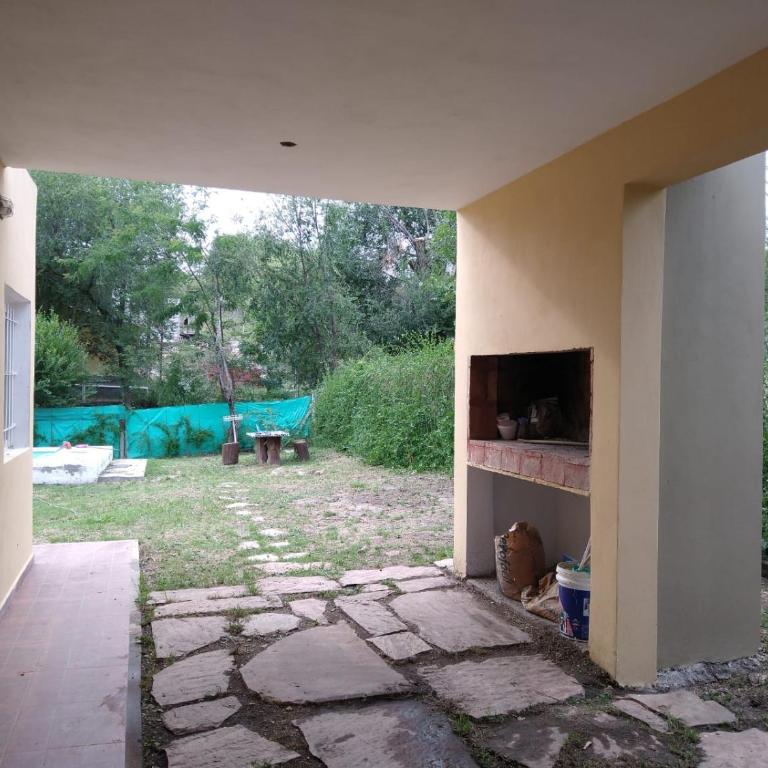Casa con pileta privada - Three-Bedroom House - 2