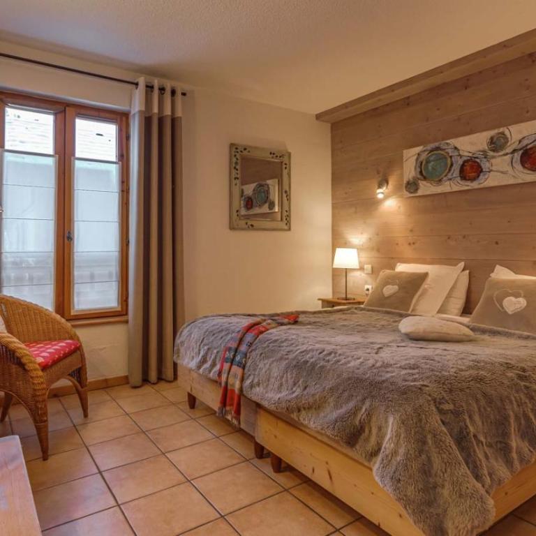 Mountain Lodge in Alps-chez Philippe, Panoramic-Village, Renting, view over Glaciers - Chalet BOUQUETIN n°4 Two bedroom with private terrace and glacier view - 7