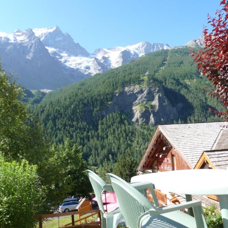 Mountain Lodge in Alps-chez Philippe, Panoramic-Village, Renting, view over Glaciers - Chalet BOUQUETIN n°4 Two bedroom with private terrace and glacier view - 8